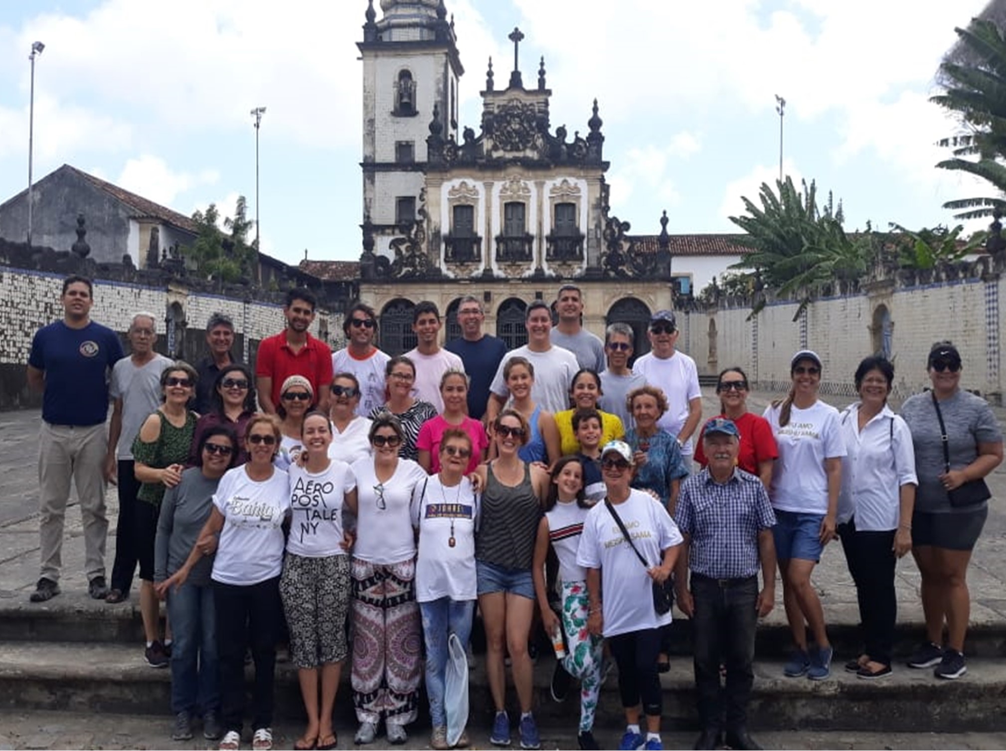 Membros da Paraíba realizam limpeza no centro histórico em preparação para o culto dos antepassados