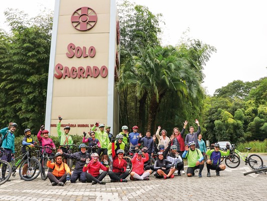 Ciclistas participam com entusiasmo de atividades no Solo Sagrado