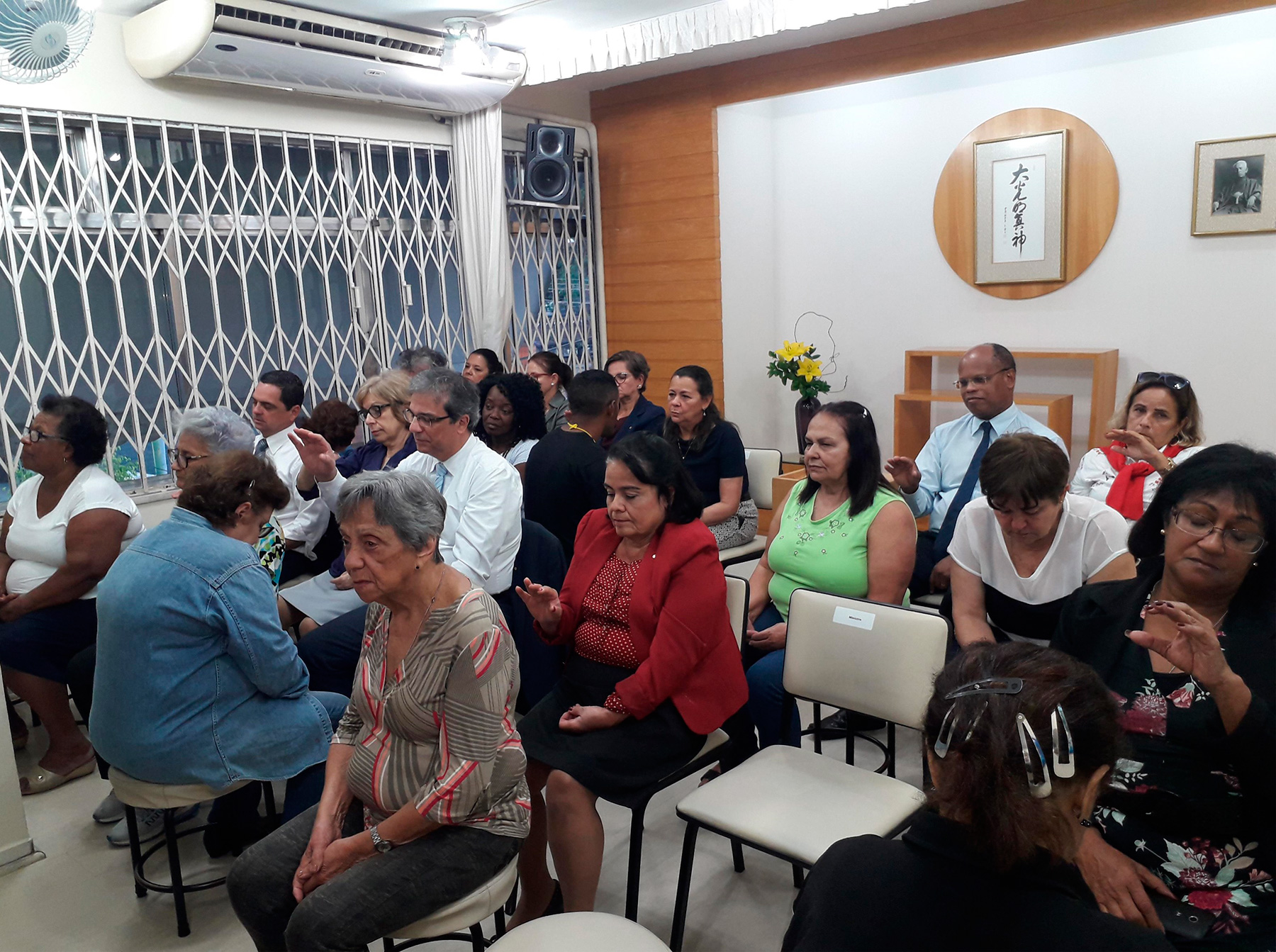 Messiânicos da igreja Jacarepaguá (RJ) se empenham na prática do Johrei