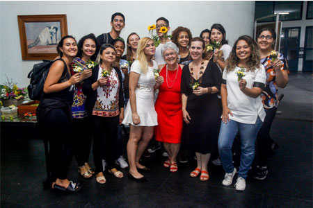 Johrei Center Piratininga, no RJ, promove vivência com a flor