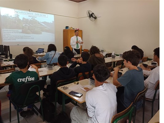 Gestor da Secretaria de Horta Caseira participa de atividade em escola de Florianópolis (SC)