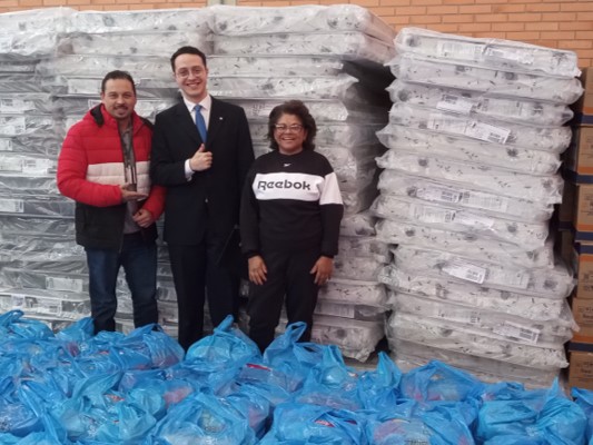 Campanha Humanitária faz doações de colchões para Canoas - RS